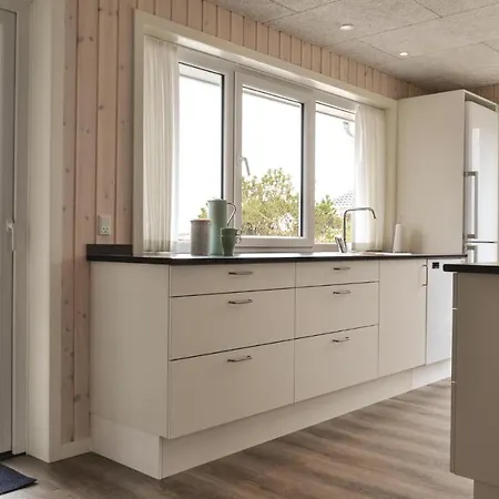 Four Bedroom Holiday In Hvide Sande