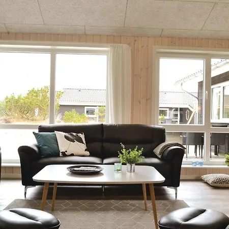 Four Bedroom Holiday In Hvide Sande *